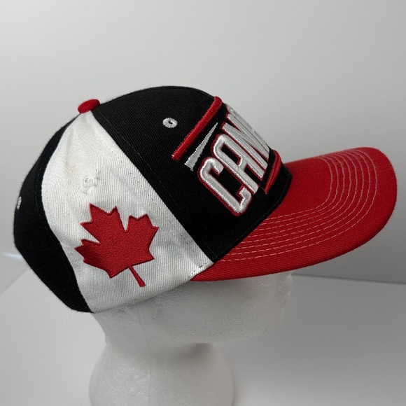 Black and Red Canada Cap - Picture 2 of 5